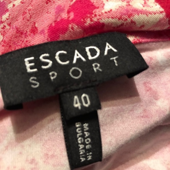 ESCADA - Picture 4 of 7